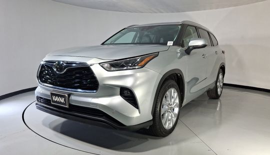 Toyota • Highlander
