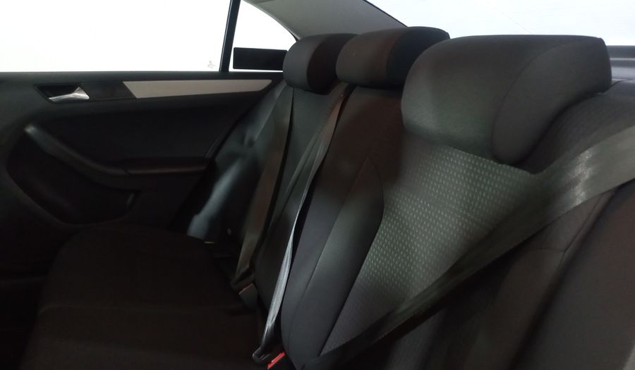 Volkswagen Jetta 2.5 TRENDLINE TIP. Sedan 2018