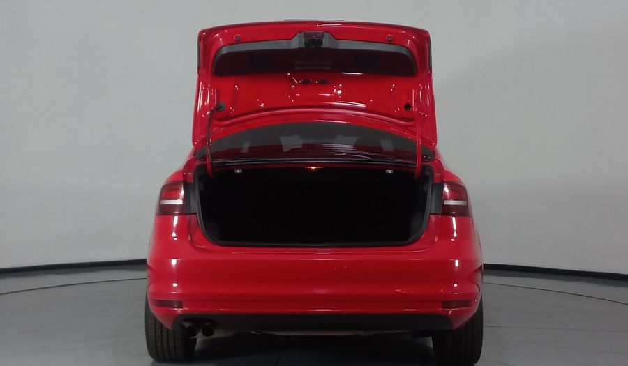 Volkswagen Jetta 2.5 TRENDLINE TIP. Sedan 2018