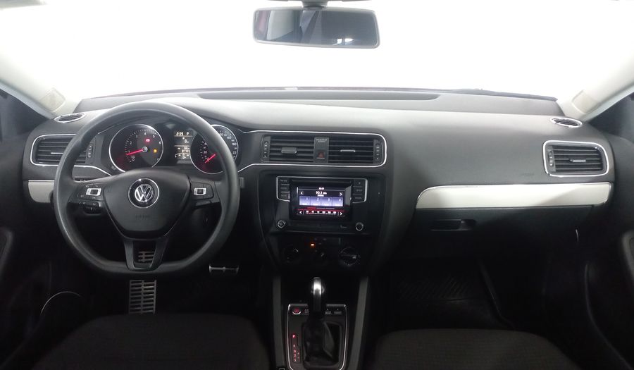 Volkswagen Jetta 2.5 TRENDLINE TIP. Sedan 2018