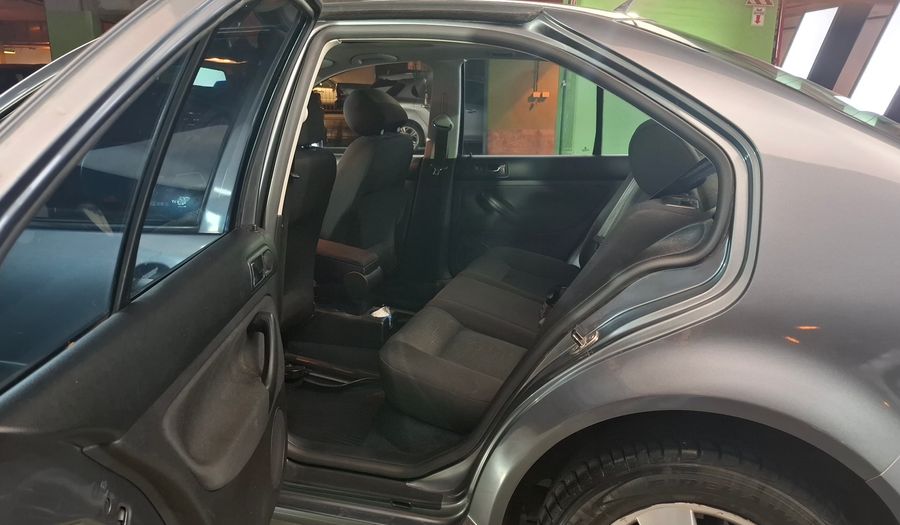 Volkswagen Bora 2.0 TRENDLINE TIPTRONIC Sedan 2011