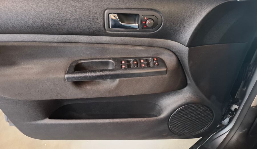 Volkswagen Bora 2.0 TRENDLINE TIPTRONIC Sedan 2011