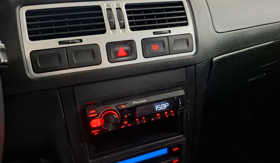 Volkswagen Bora 2.0 TRENDLINE TIPTRONIC Sedan 2011