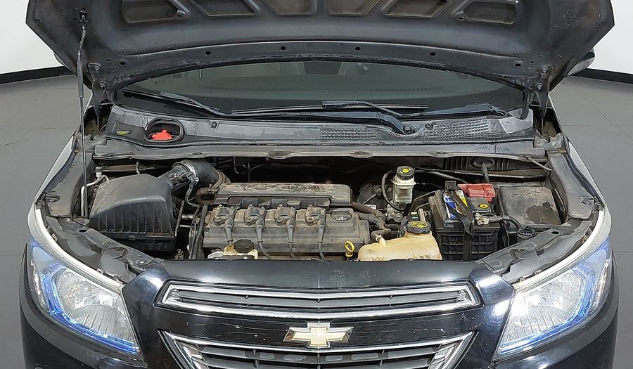 Chevrolet Onix 1.4 SPE/4 LT Hatchback 2013