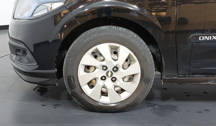 Chevrolet Onix 1.4 SPE/4 LT Hatchback 2013