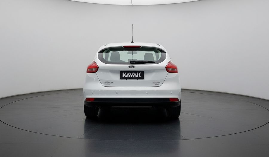 Ford Focus 2.0 SE PLUS AT Hatchback 2016