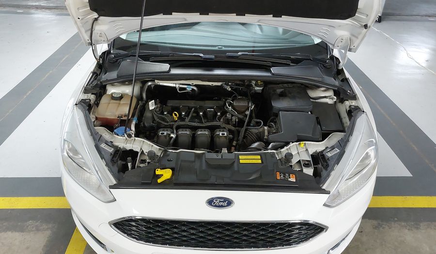 Ford Focus 2.0 SE PLUS AT Hatchback 2016