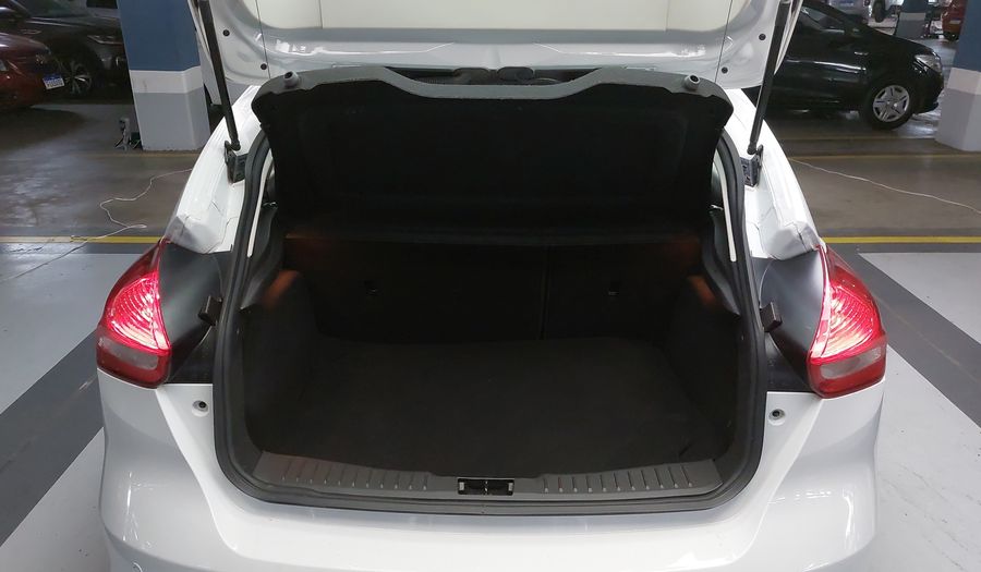 Ford Focus 2.0 SE PLUS AT Hatchback 2016