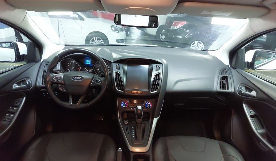 Ford Focus 2.0 SE PLUS AT Hatchback 2016