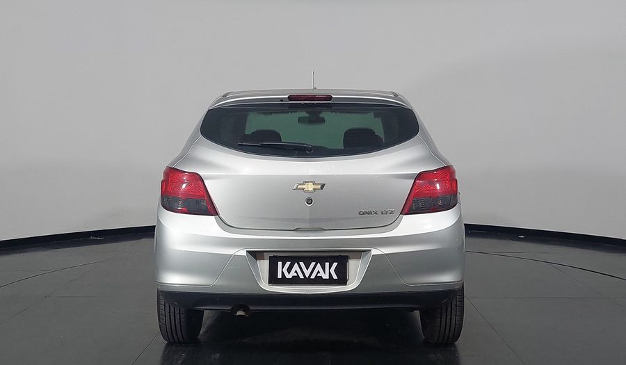 Chevrolet Onix 1.4 SPE/4 LTZ Hatchback 2015