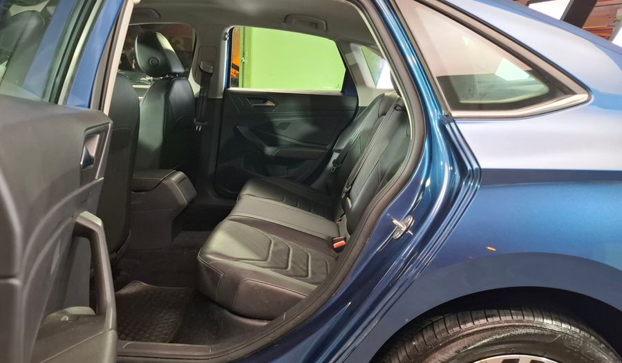 Volkswagen Vento 1.4 TSI HIGHLINE 250 AUTO Sedan 2020