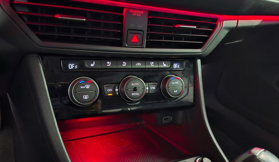 Volkswagen Vento 1.4 TSI HIGHLINE 250 AUTO Sedan 2020