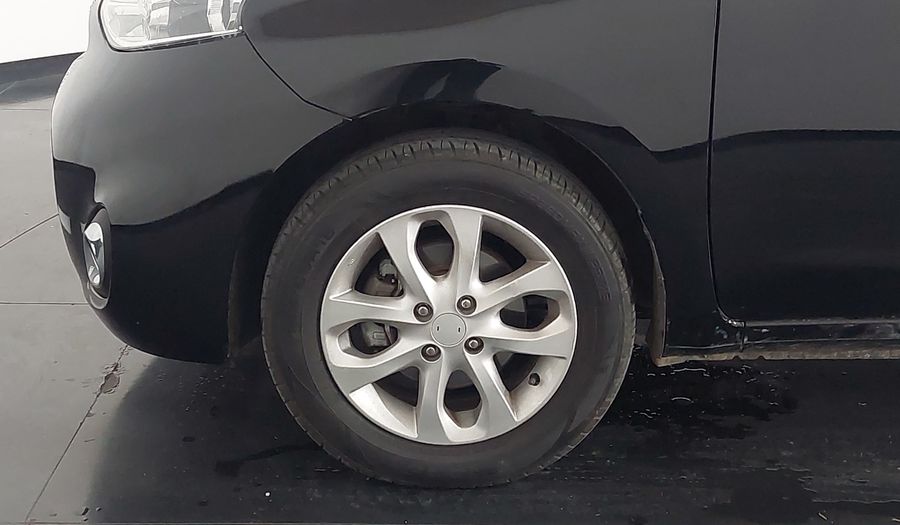 Nissan March 1.6 SV Hatchback 2017