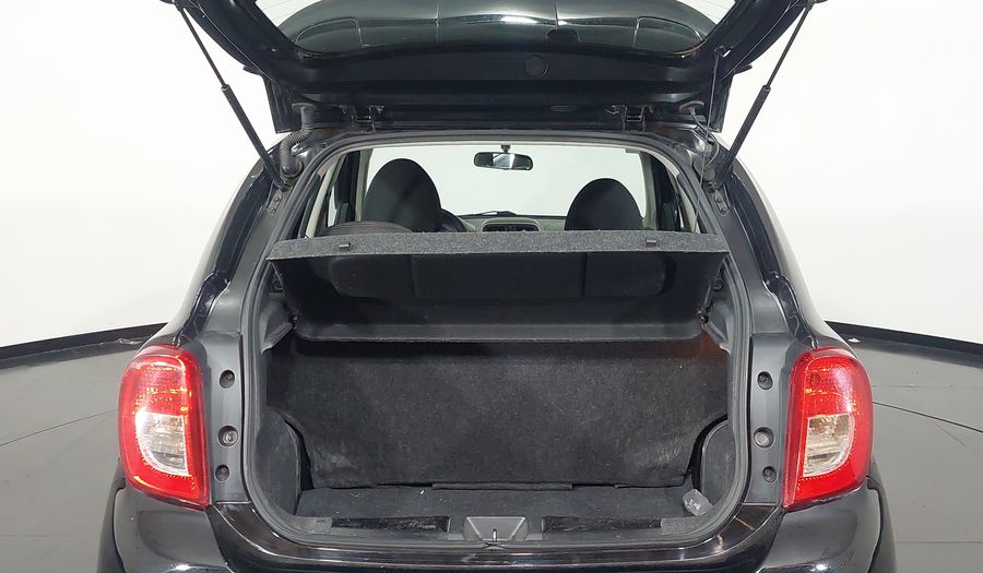 Nissan March 1.6 SV Hatchback 2017