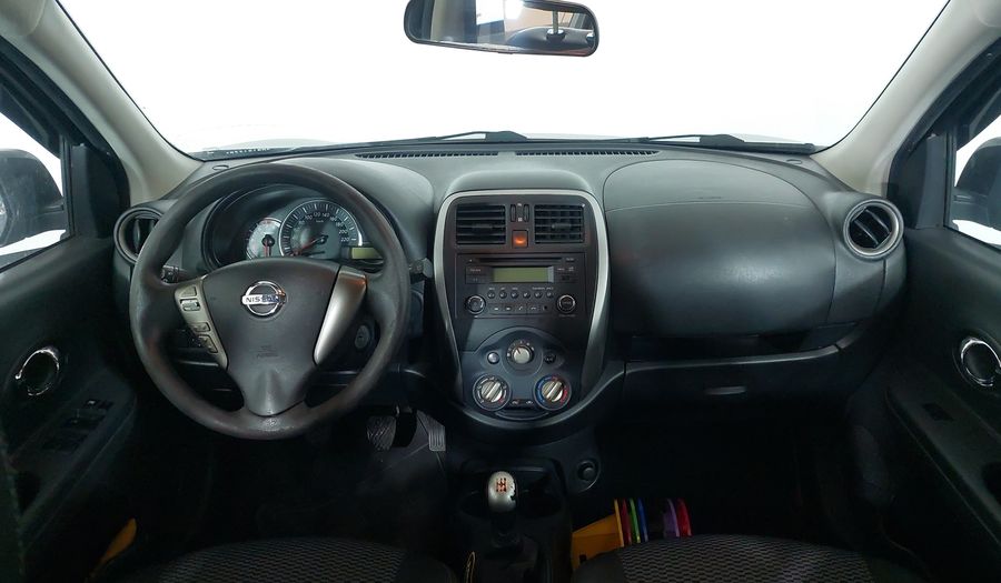 Nissan March 1.6 SV Hatchback 2017