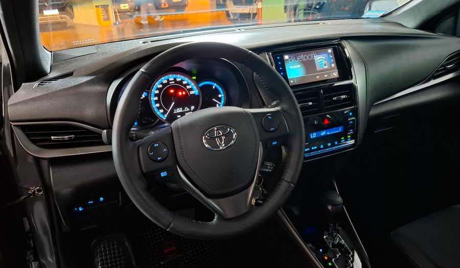 Toyota Yaris 1.5 XLS + CVT Hatchback 2025