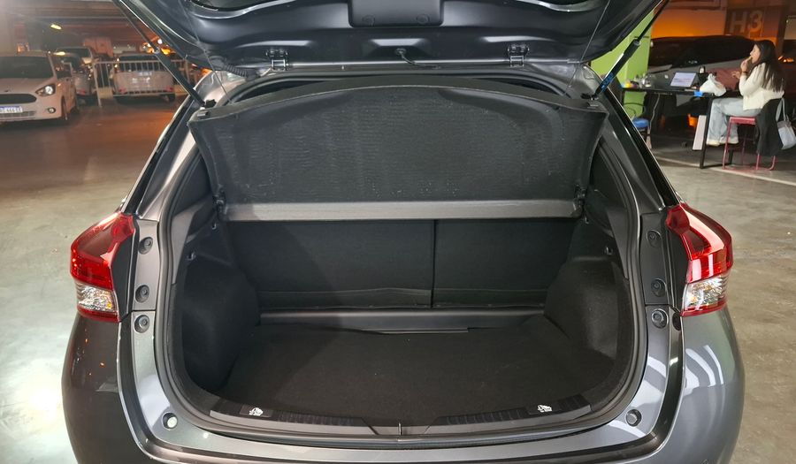 Toyota Yaris 1.5 XLS + CVT Hatchback 2025