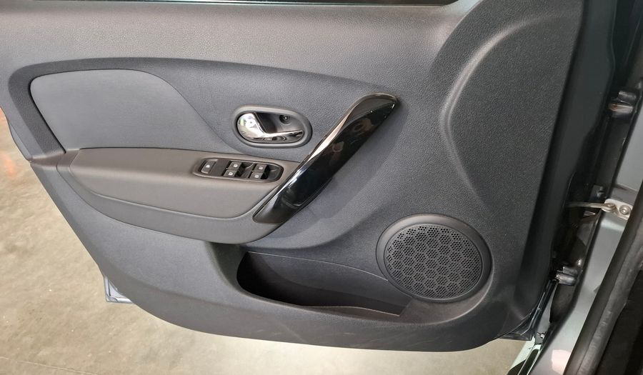 Renault Sandero Stepway 1.6 INTENS CVT Hatchback 2025