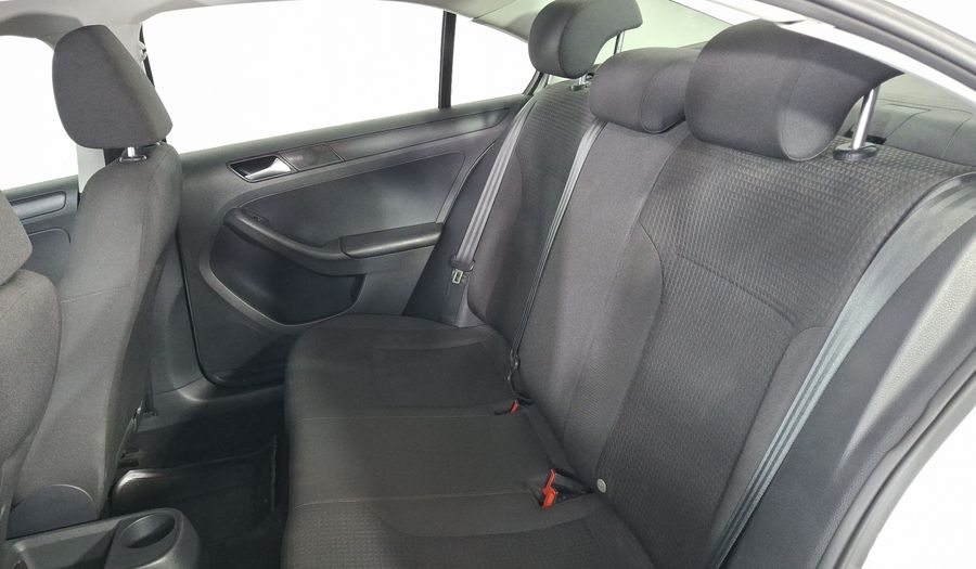 Volkswagen Jetta 2.0 MT Sedan 2016