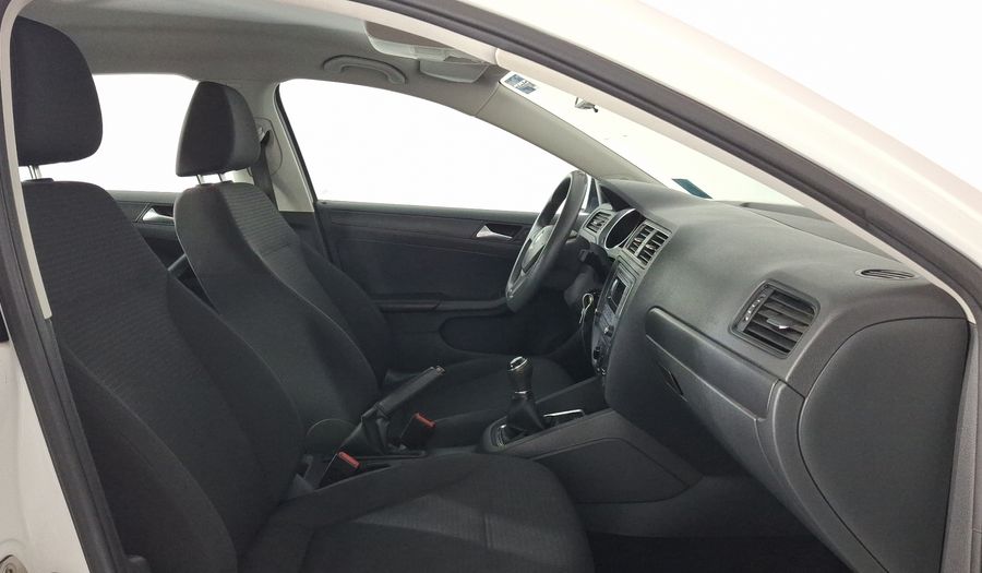 Volkswagen Jetta 2.0 MT Sedan 2016