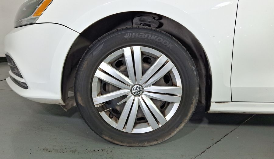 Volkswagen Jetta 2.0 MT Sedan 2016