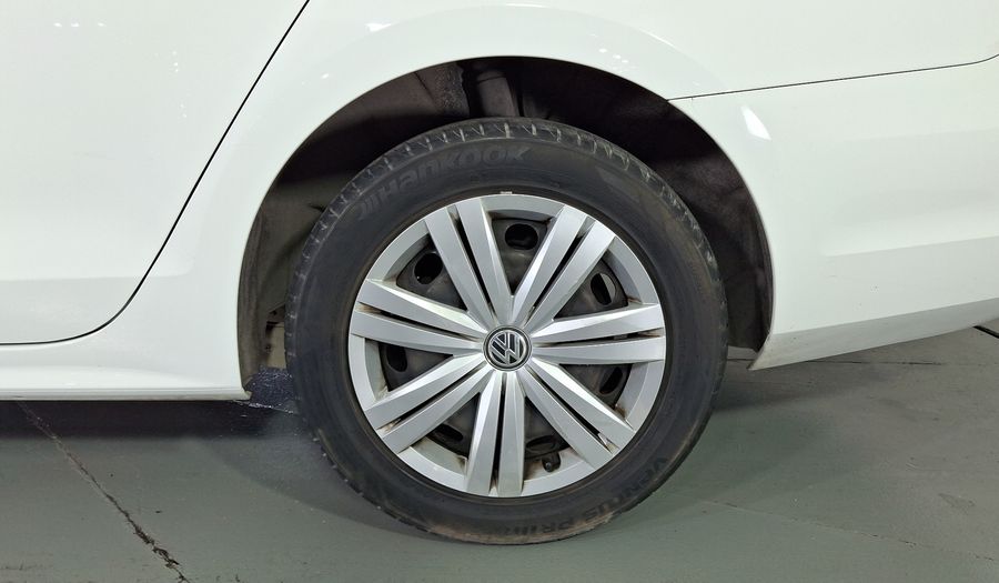 Volkswagen Jetta 2.0 MT Sedan 2016