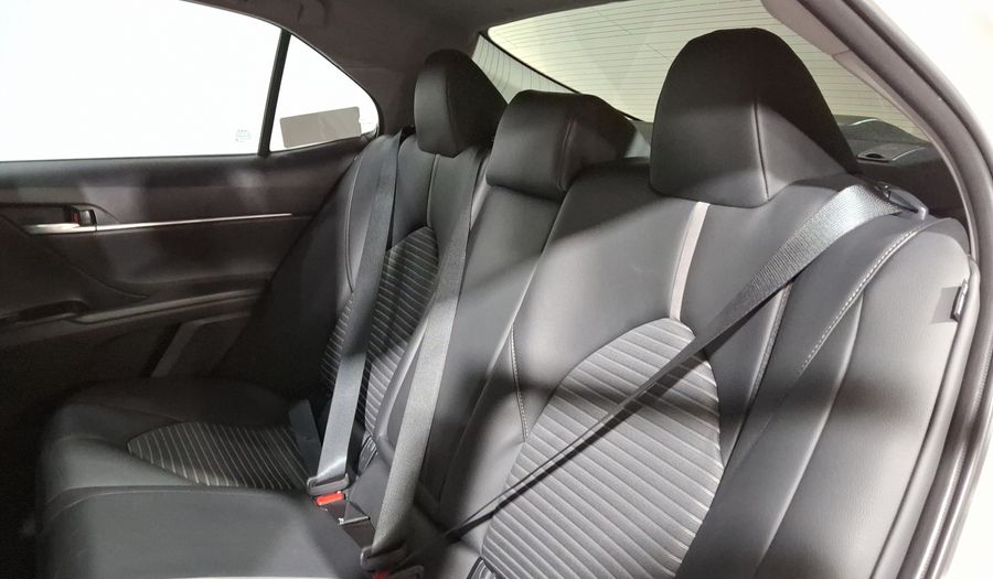 Toyota Camry 2.5 HEV SE NIGHTSHADE AUTO Sedan 2024