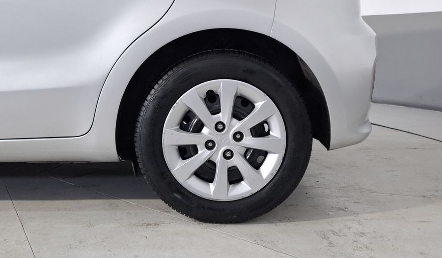 Kia Rio 1.6 LX MT Hatchback 2017
