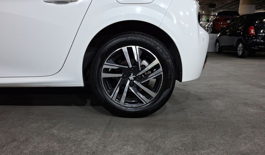 Peugeot 208 1.2 PURETECH ALLURE AUTO Hatchback 2023