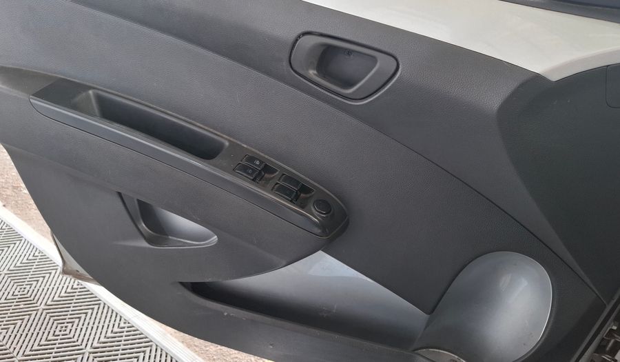 Chevrolet Spark 1.2 LT Hatchback 2012