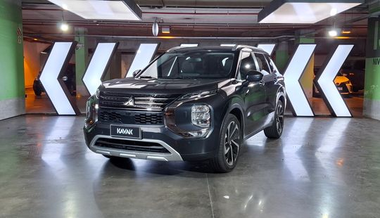 Mitsubishi • Outlander
