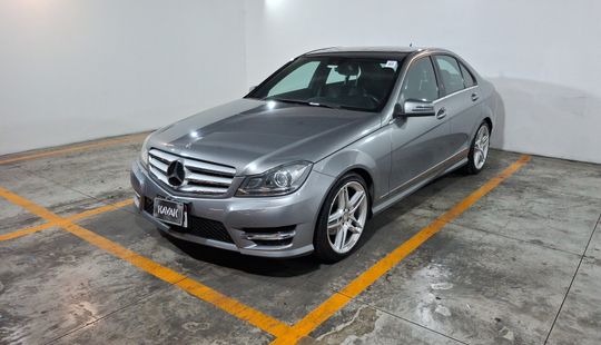 Mercedes Benz • Clase C