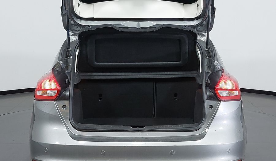 Ford Focus 2.0 SE AT Hatchback 2016