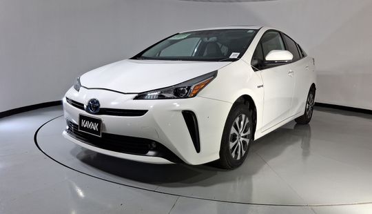 Toyota • Prius