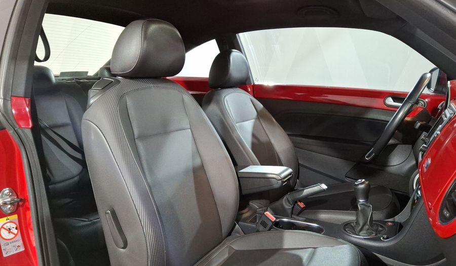Volkswagen Beetle 2.5 SPORT MT Hatchback 2015