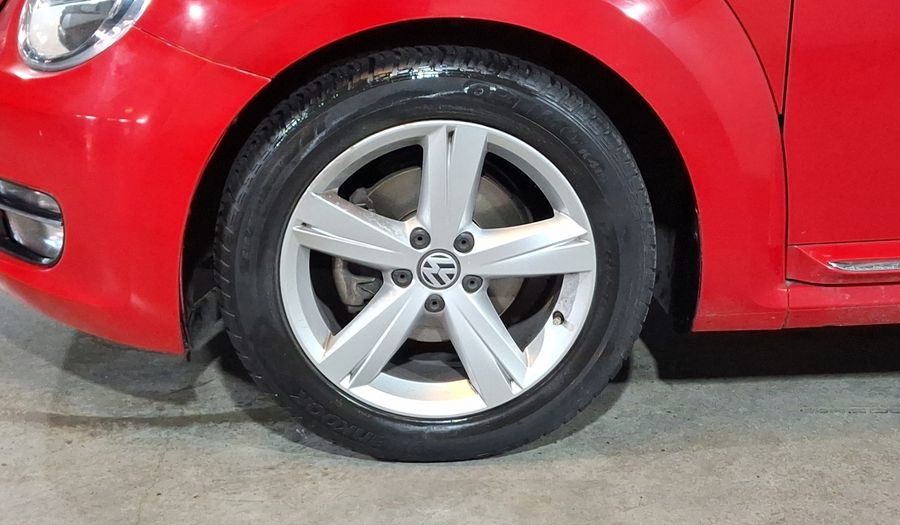 Volkswagen Beetle 2.5 SPORT MT Hatchback 2015