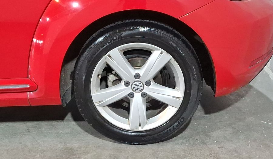 Volkswagen Beetle 2.5 SPORT MT Hatchback 2015