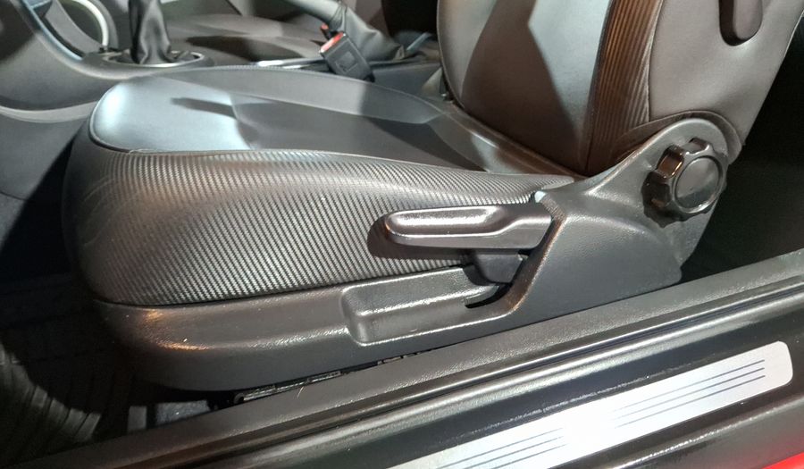 Volkswagen Beetle 2.5 SPORT MT Hatchback 2015