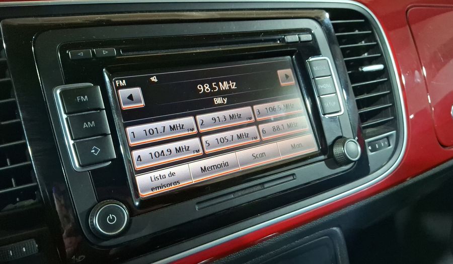 Volkswagen Beetle 2.5 SPORT MT Hatchback 2015