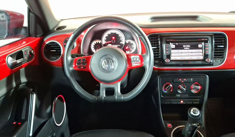 Volkswagen Beetle 2.5 SPORT MT Hatchback 2015