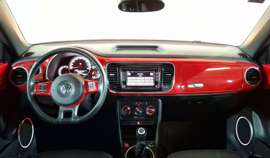 Volkswagen Beetle 2.5 SPORT MT Hatchback 2015