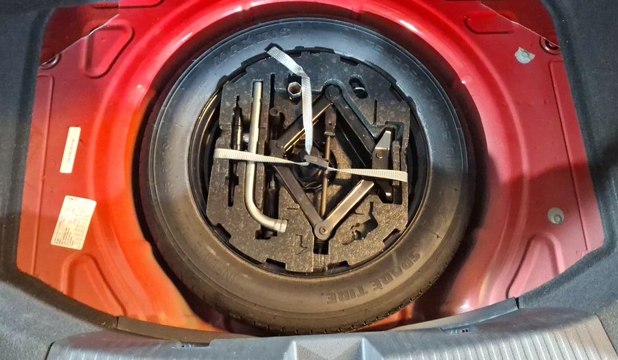 Volkswagen Beetle 2.5 SPORT MT Hatchback 2015