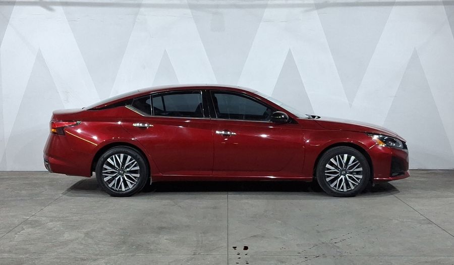 Nissan Altima 2.5 ADVANCE CVT Sedan 2024