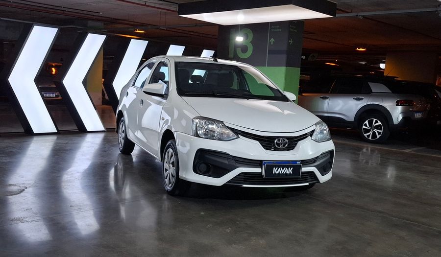 Toyota Etios 1.5 X Sedan 2023