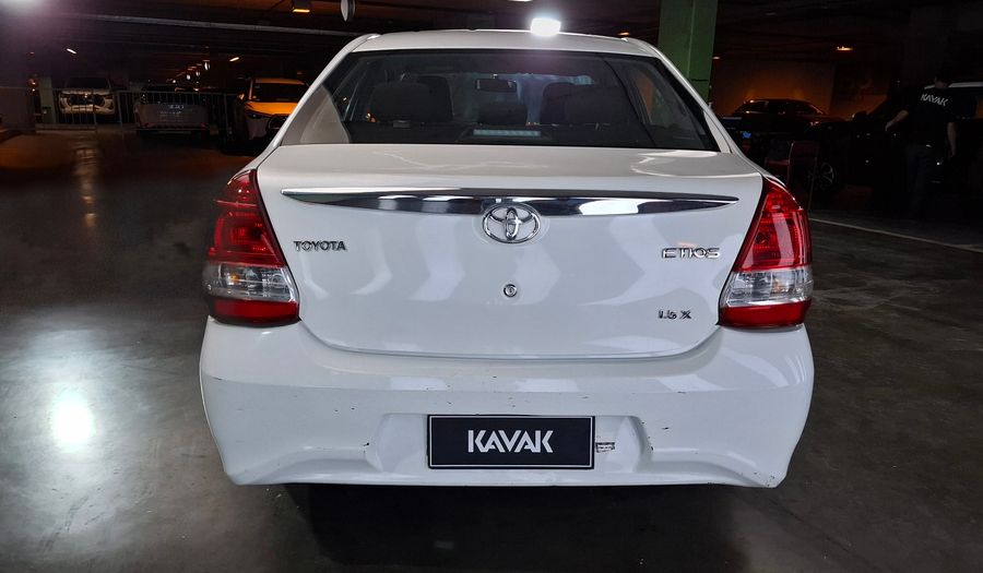 Toyota Etios 1.5 X Sedan 2023