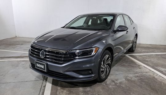 Volkswagen • Jetta