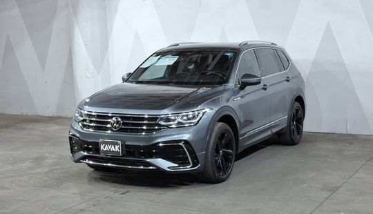 Volkswagen • Tiguan