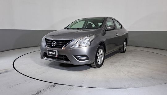 Nissan • Versa