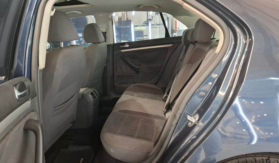 Volkswagen Vento 2.5 ADVANCE TIPTRONIC Sedan 2008