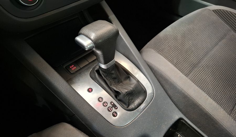 Volkswagen Vento 2.5 ADVANCE TIPTRONIC Sedan 2008